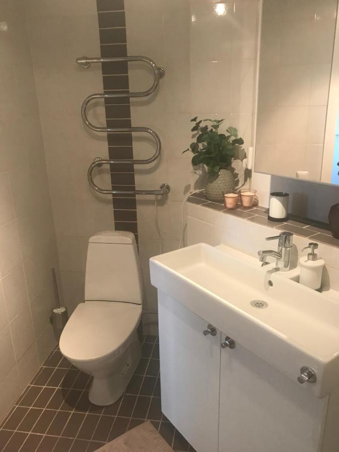 2 Rum Och Koek Pa Faerjestad Karlstad Kültér fotó